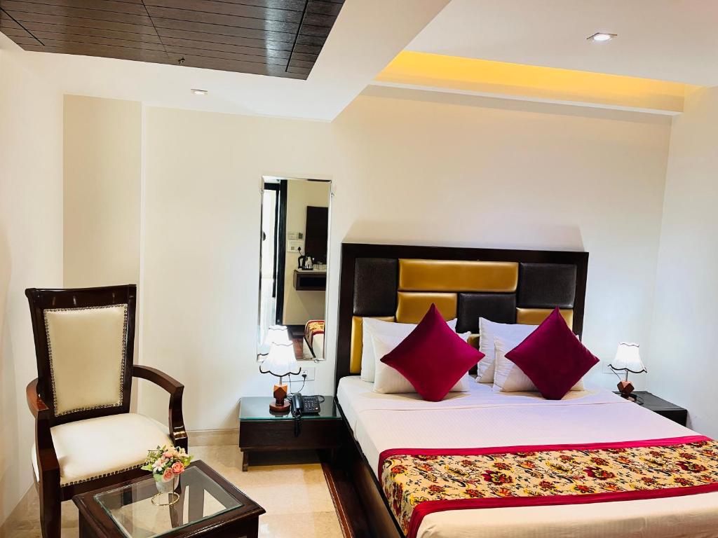 Hotel Aura IP Grand Karkardooma Metro Station New Delhi Couple friendly - 标准双人间
