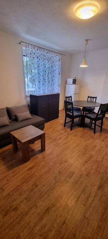 Fotografie z fotogalerie ubytování Apartmány Relax v destinaci Ladná