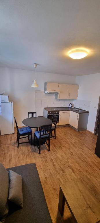 Fotografie z fotogalerie ubytování Apartmány Relax v destinaci Ladná