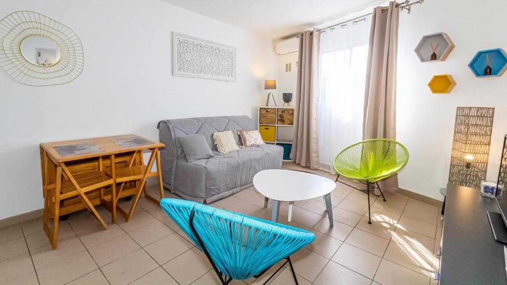 Posezení v ubytování Ti jacques location - Saint-Gilles les bains - studio pour 2 personnes