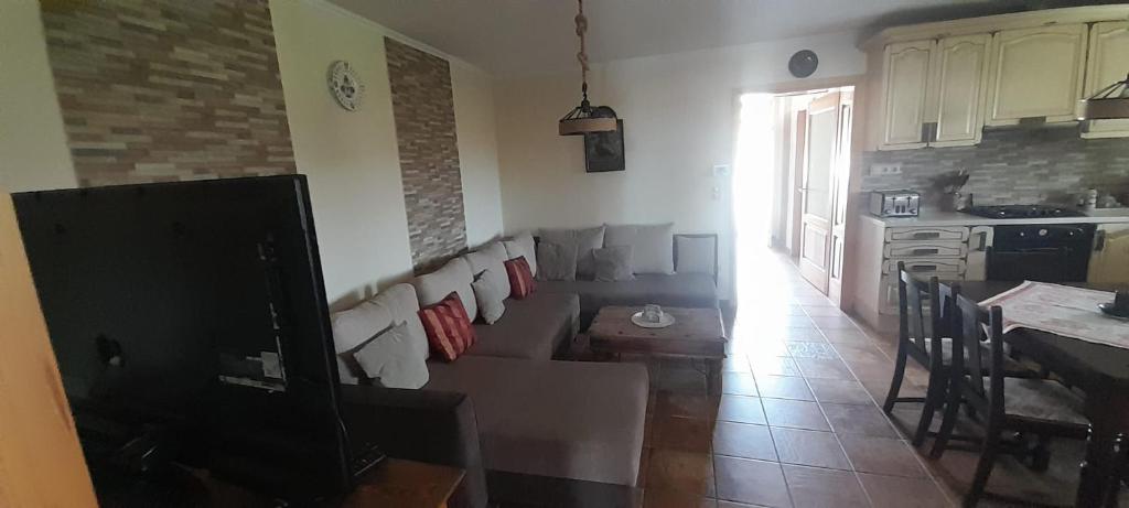 Kuchyňa alebo kuchynka v ubytovaní Gyöngyvirág apartman delux