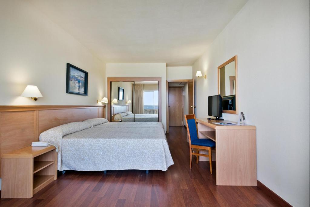 Postel nebo postele na pokoji v ubytování Hotel Best Mojácar