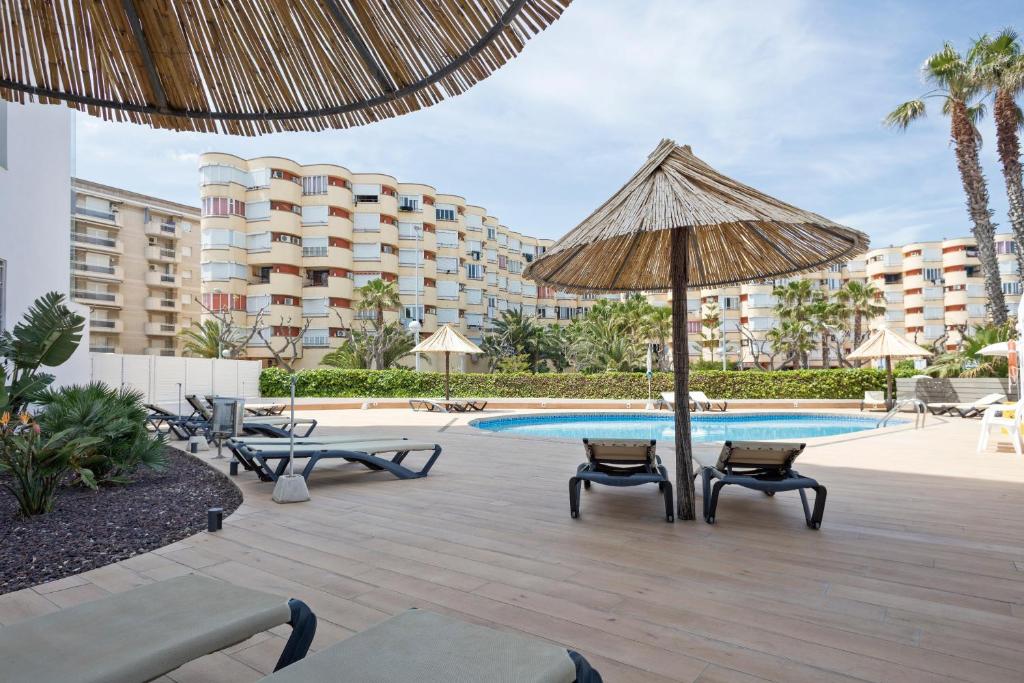 Bazén v ubytování Hotel Best Terramarina nebo v jeho okolí