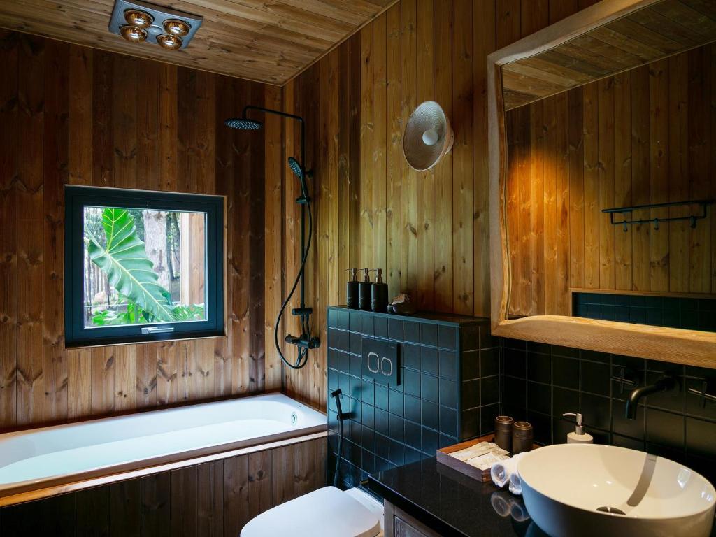 Phòng tắm tại Mơ Stay - Forest Resort