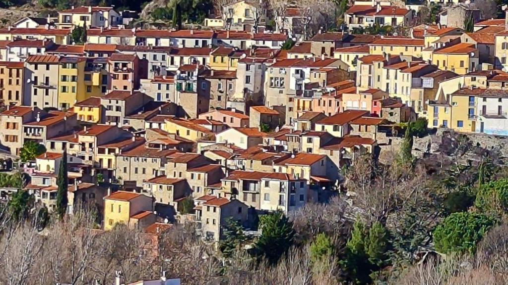Výhľad na mesto Amélie-les-Bains-Palalda alebo výhľad na mesto priamo z apartmánu