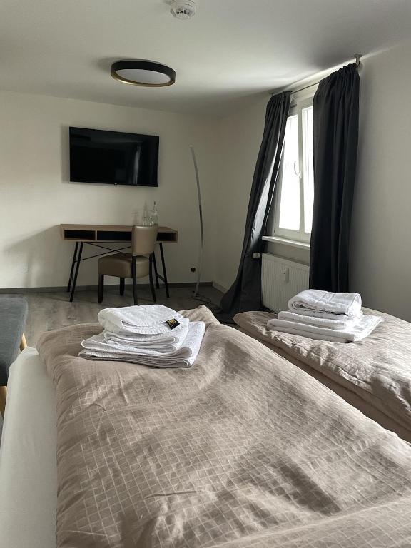 Hotel Sleep and Eat - Chambre Double Avec Toilettes Communes