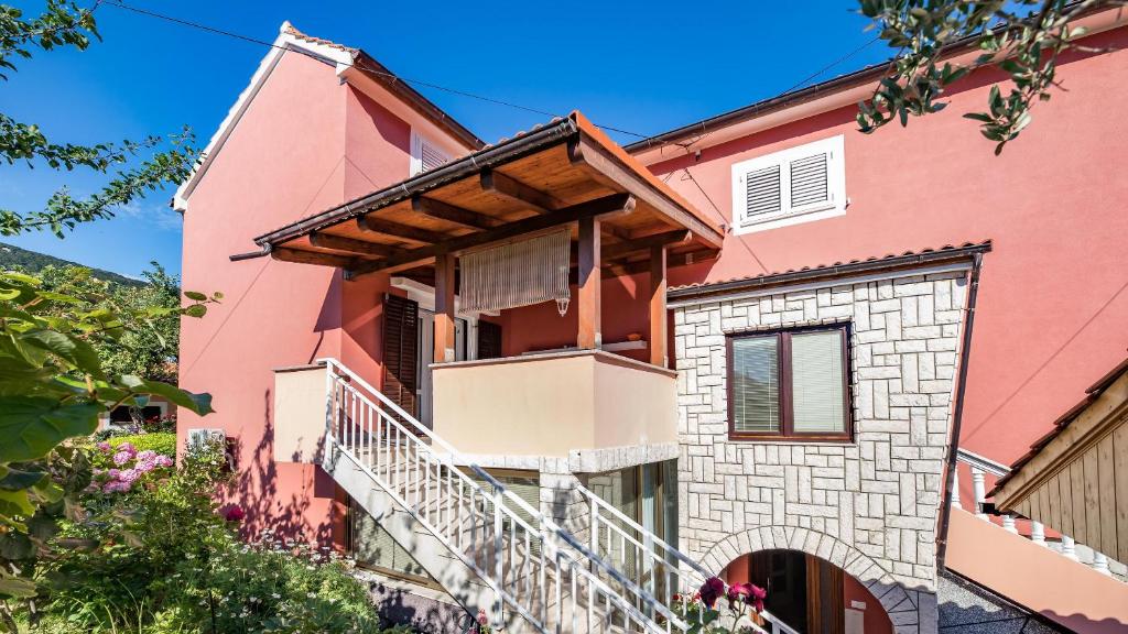 Budova, kde se apartmán nachází
