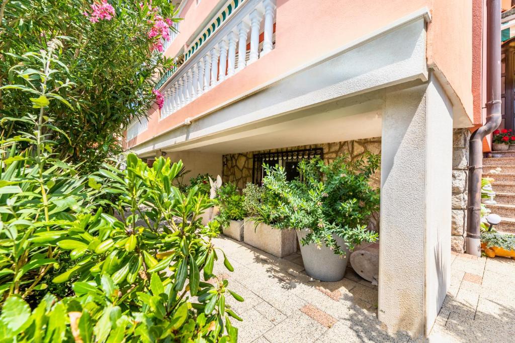 Zahrada ubytování Apartments Nadica