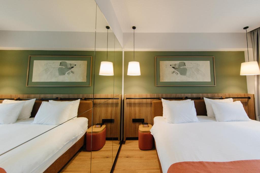 HOTEL 21
