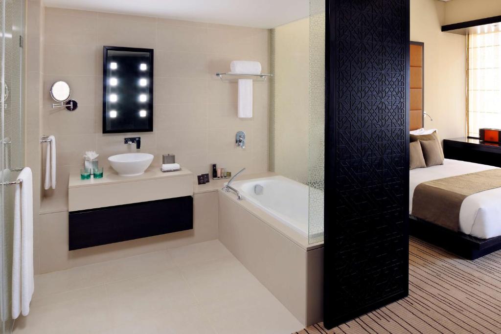 Southern Sun Abu Dhabi - Executive Zimmer Mit Kingsize-Bett, Nichtraucher