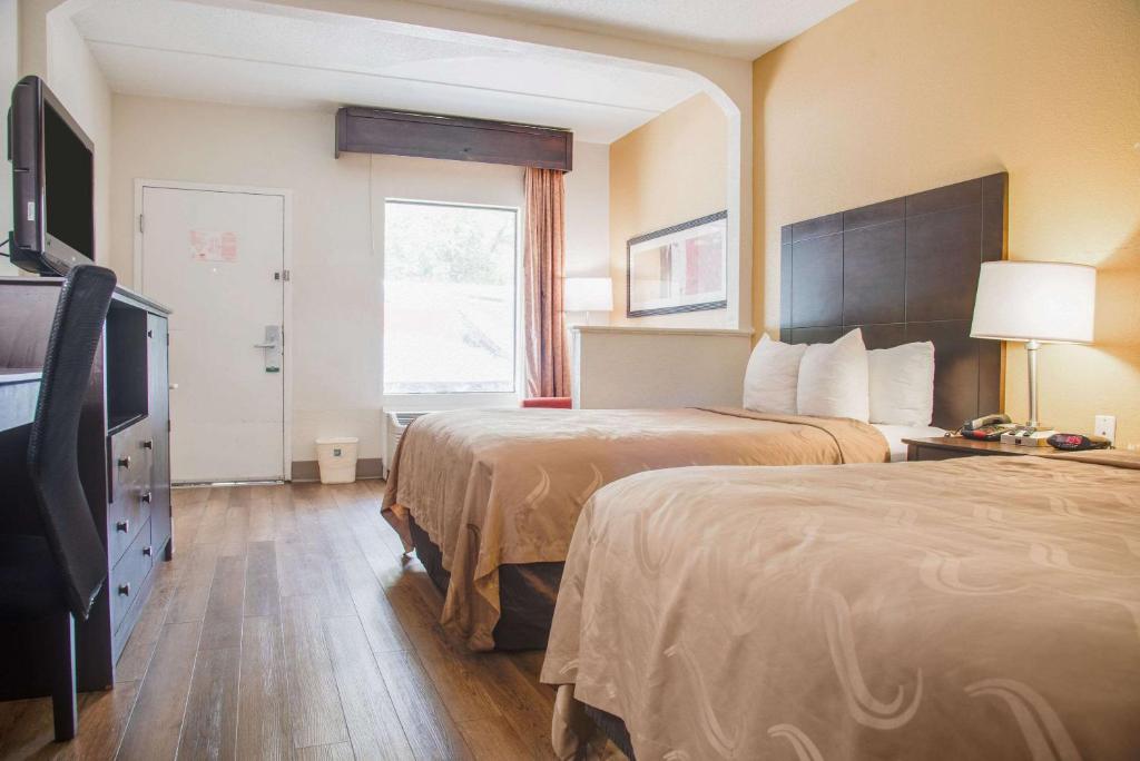 Quality Inn & Suites Aiken - Double Suite With Two Double Beds