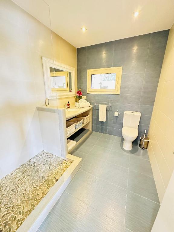 Koupelna v ubytování Villa Issa Private Loft in Marbella