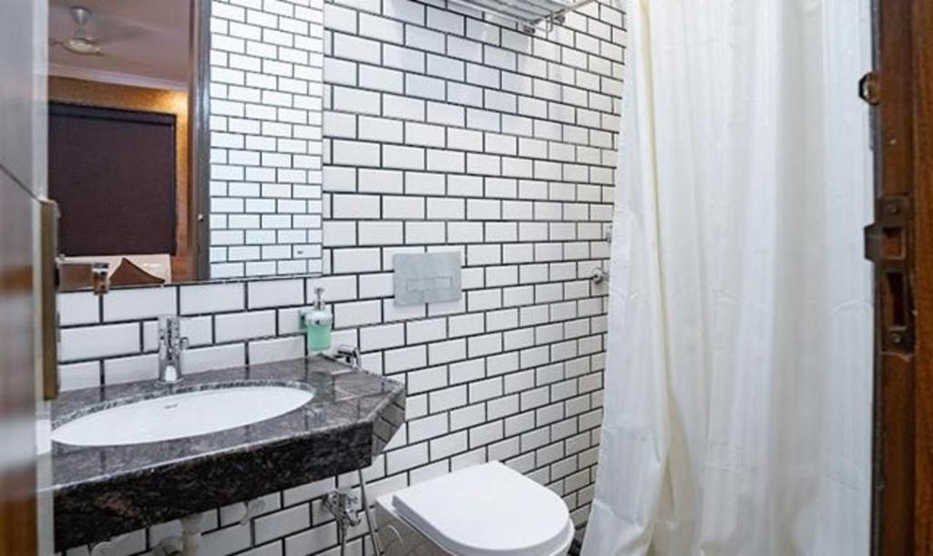 Koupelna v ubytování FabHotel Prime Tiyara Inn