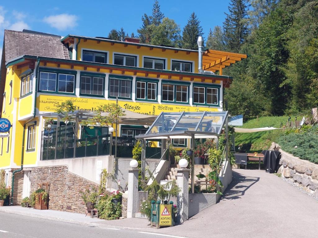 Budova, v ktorej sa hotel nachádza