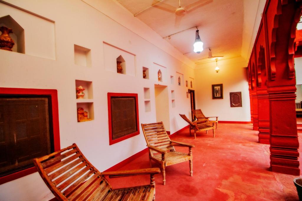 Posezení v ubytování Amritara Chandra Mahal Haveli, Bharatpur
