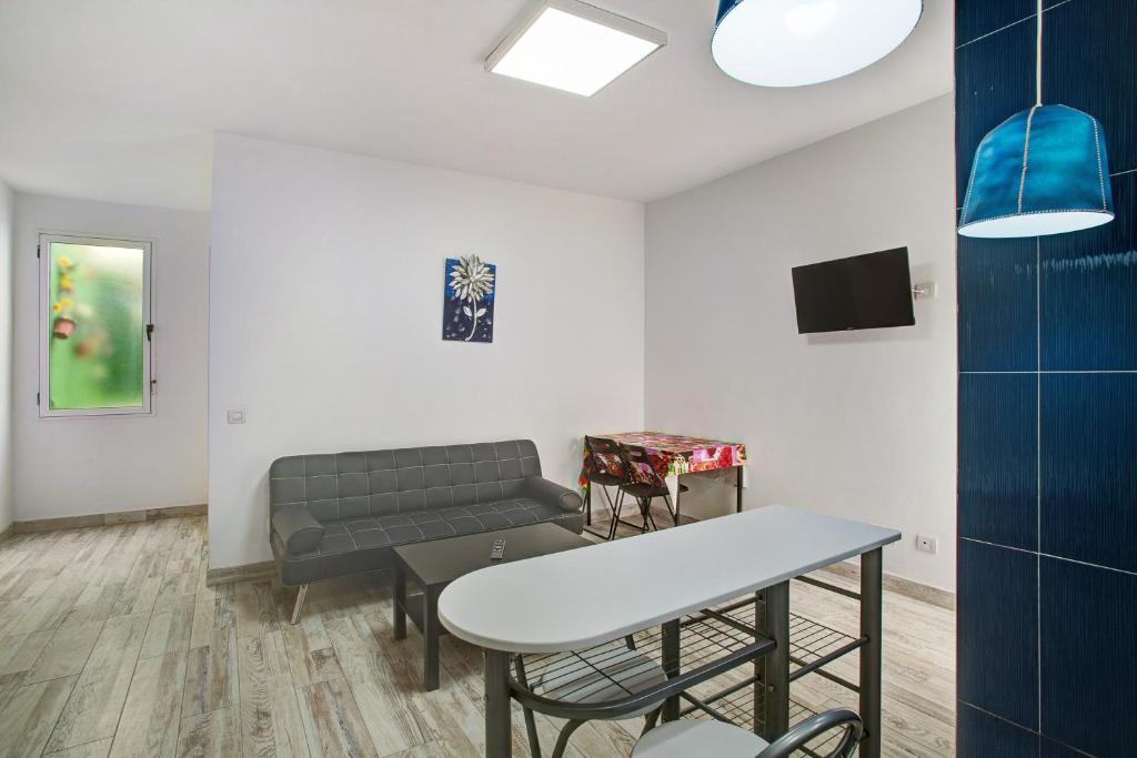TV a/nebo společenská místnost v ubytování Apartamento B para 3 en Vecindario