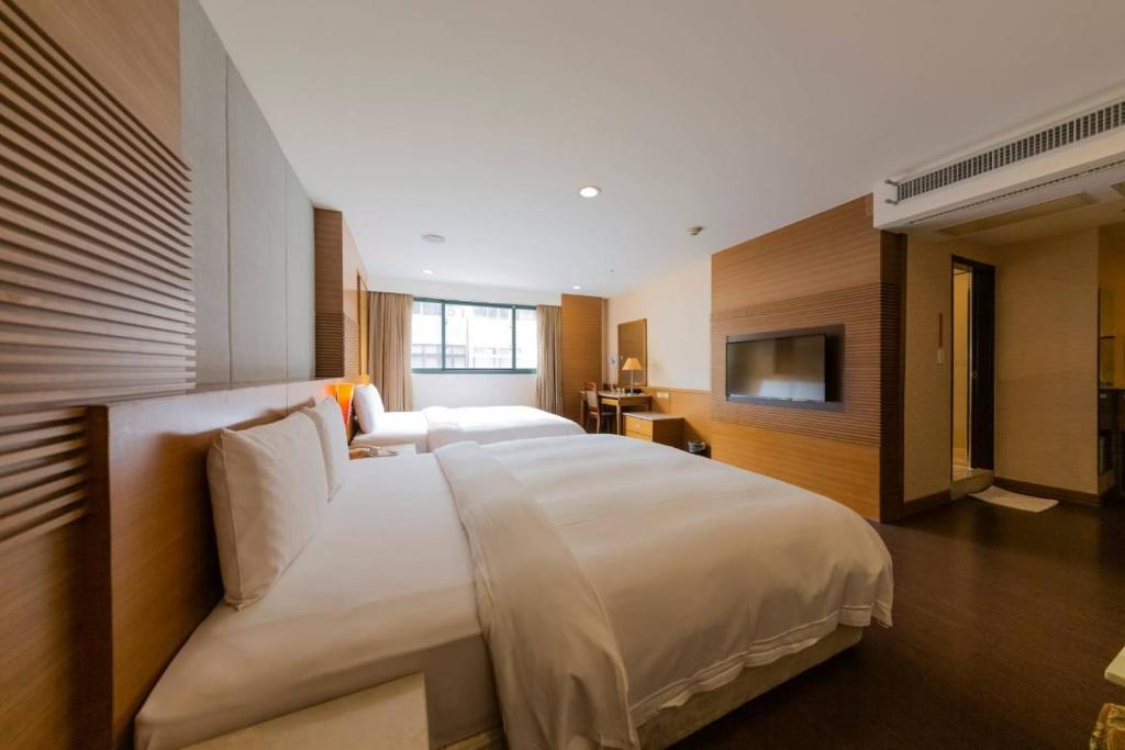 Shihzuwan Hotel – Kaohsiung Station - Business Quadruple Room