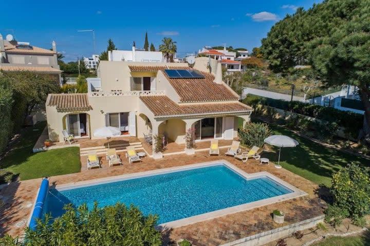 Gallery image of Villa Amore - Only a 5 minutes walk to the beach in Albufeira