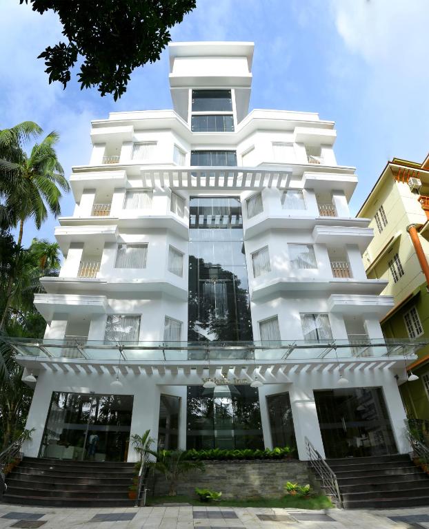 Hotel Vishnu Inn Guruvayoor: Your Perfect Stay Near the Temple