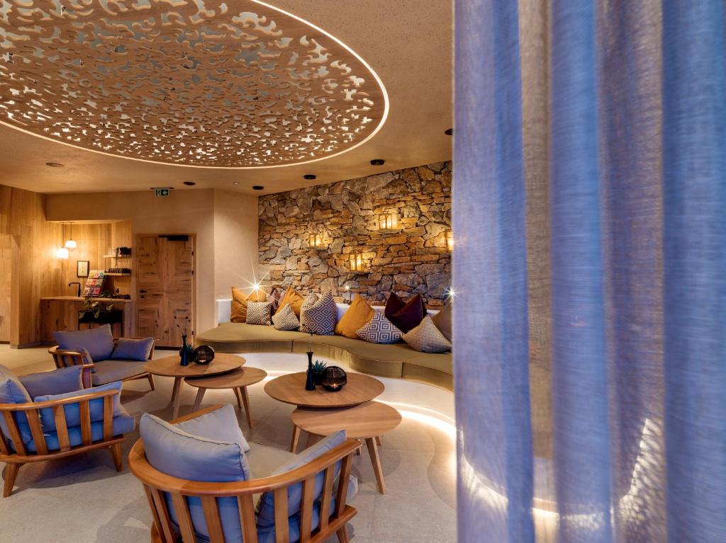 Posezení v ubytování Aktivhotel Alpendorf