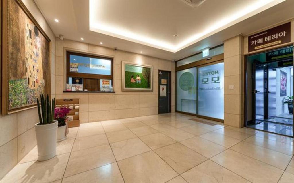 Vstupní hala nebo recepce v ubytování Hotel MoMo