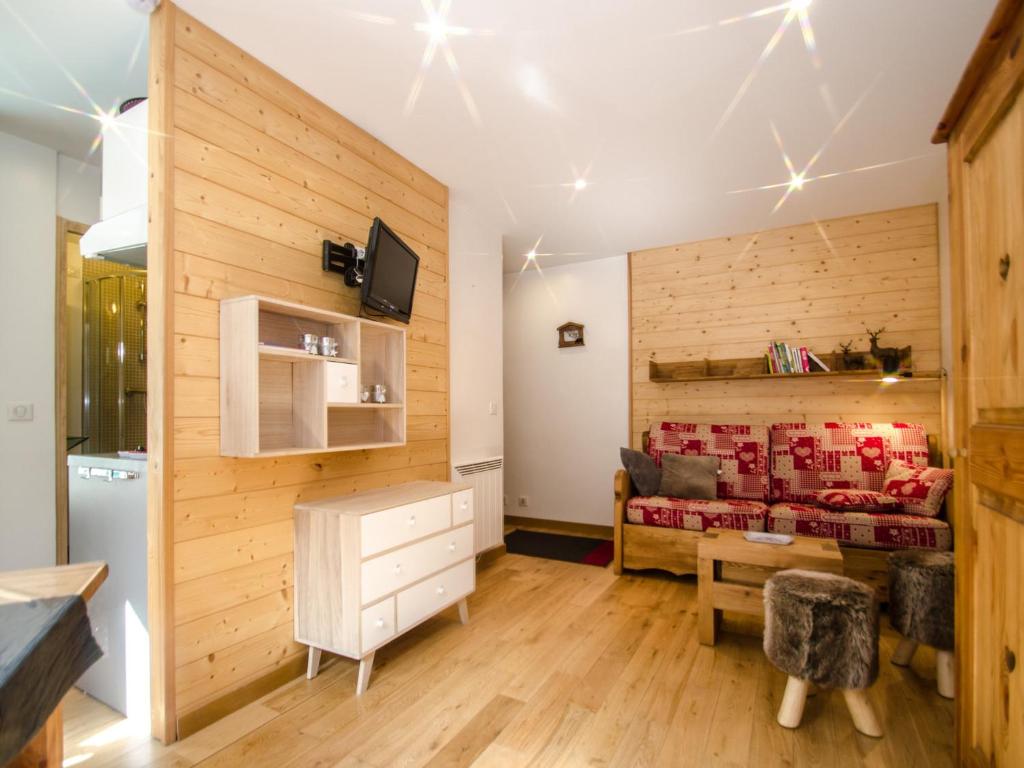 Zdjęcie z galerii obiektu Appartement 4 pers. avec balcon face à l'Aiguille du Midi, Chamonix, parking & services inclus - FR-1-343-210 w Chamonix-Mont-Blanc