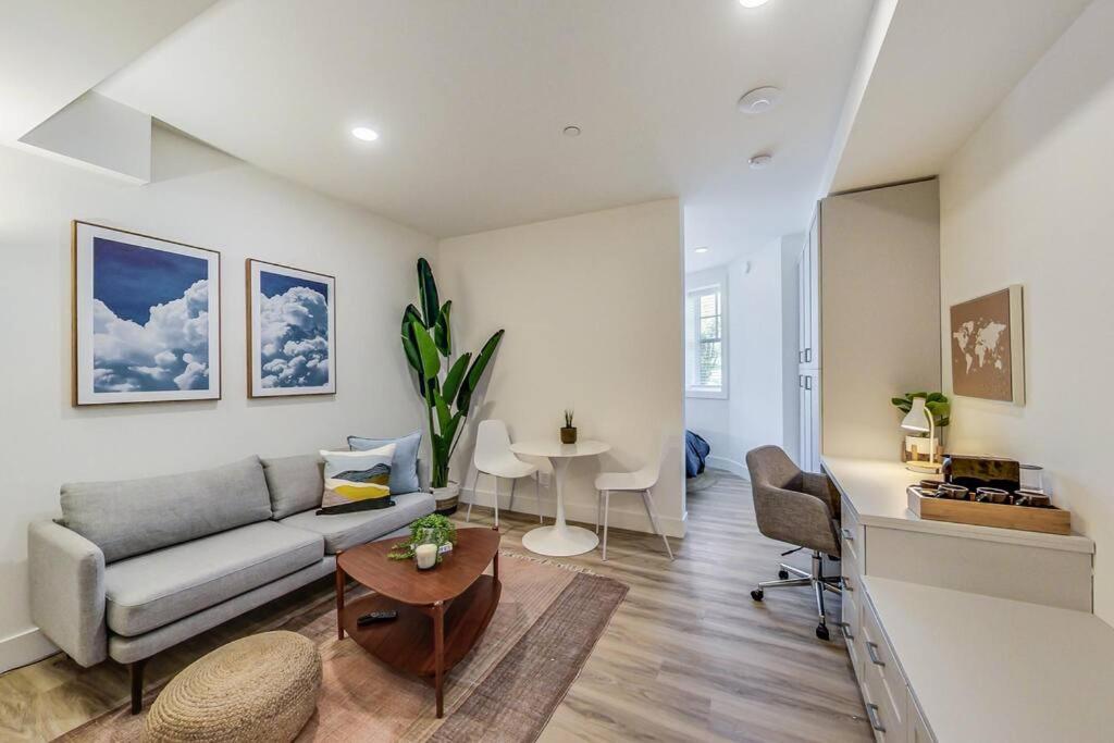 Luxury Studio Apt in Lake Merritt, Oakland (updated prices 2024)