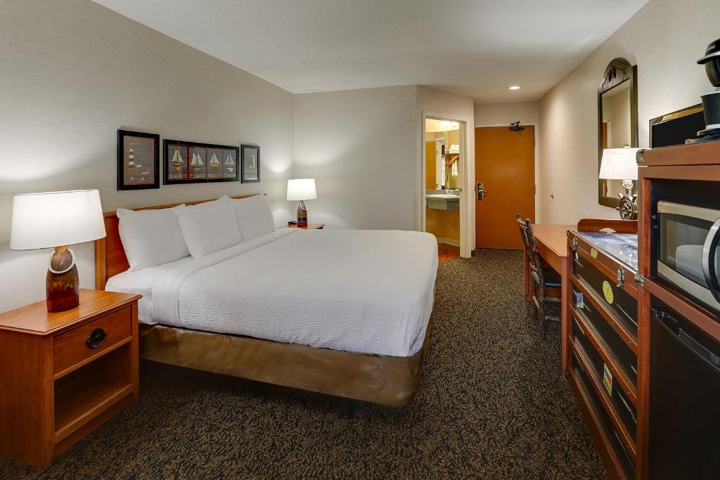 Stoney Creek Hotel Peoria - Deluxe King Room