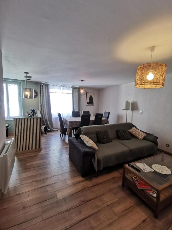 Maisondeville_le_cent_un, Angoulême Aktualisierte Preise für 2024