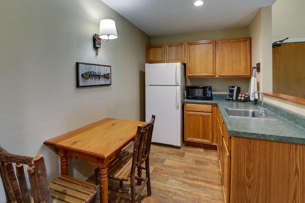 Stoney Creek Hotel Peoria - Superior King Room