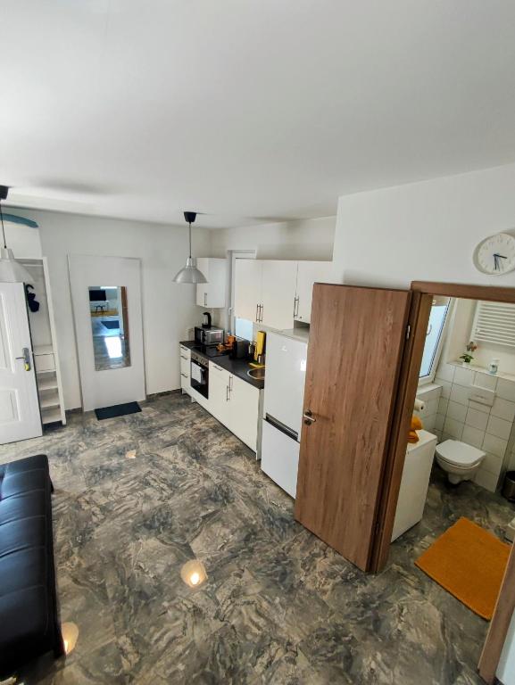 Kuchyňa alebo kuchynka v ubytovaní RYB Lofts - Modern Comfort by Downtown BP