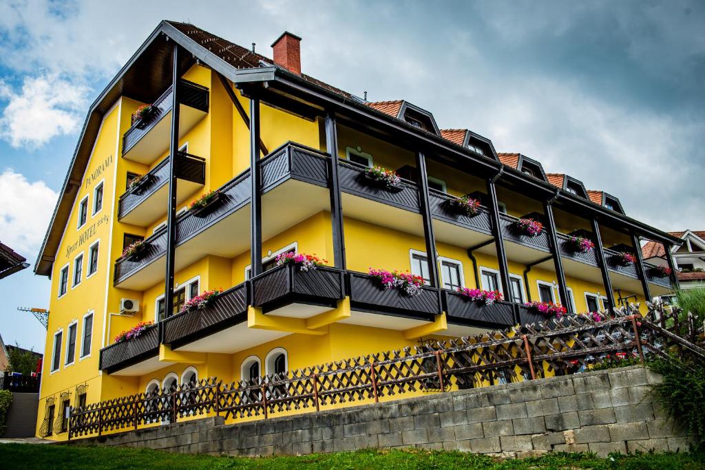Budova, kde se hotel nachází