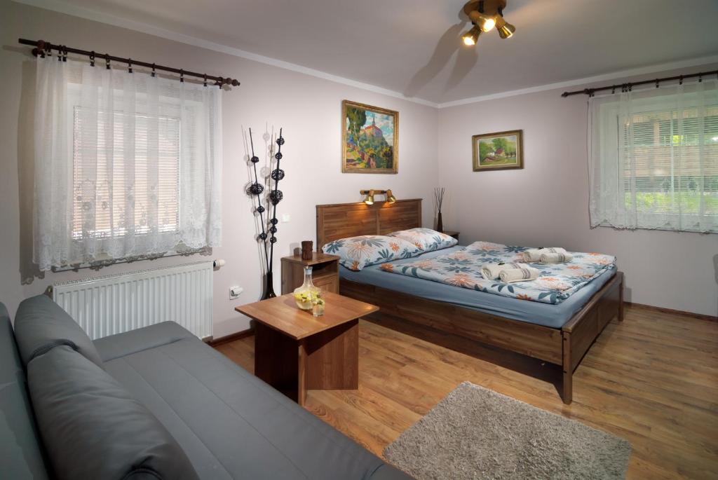 Postel nebo postele na pokoji v ubytování Pension Luky