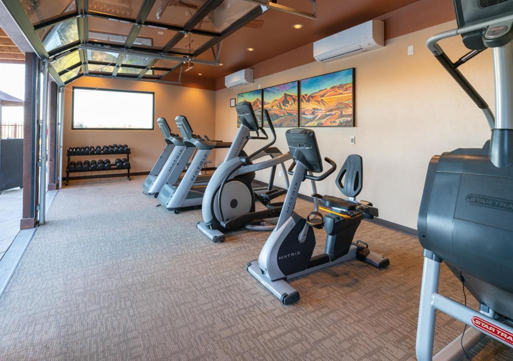 Fitness centrum a/nebo fitness zařízení v ubytování Hacienda del Sol Guest Ranch Resort