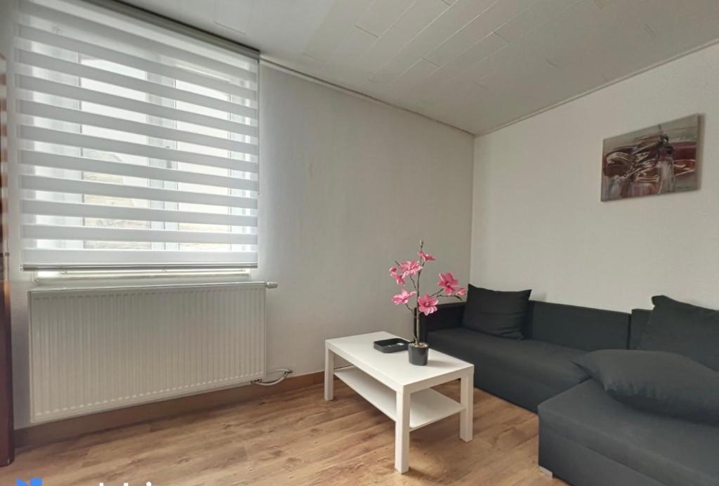 Charbonnel 1 B Charleroiairport, Charleroi (updated prices 2024)