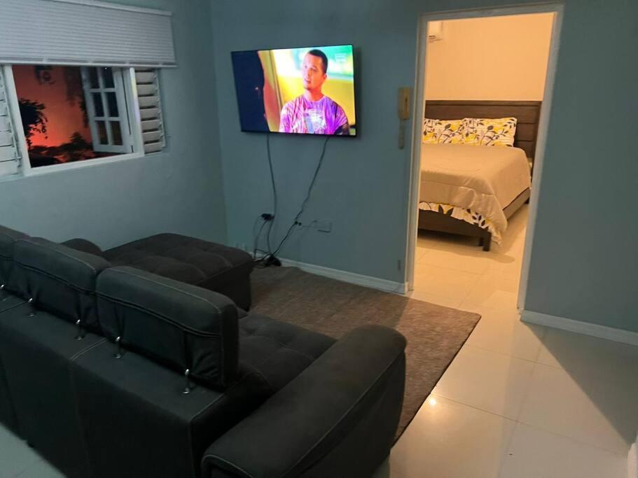 TV a/nebo společenská místnost v ubytování SHC Experience