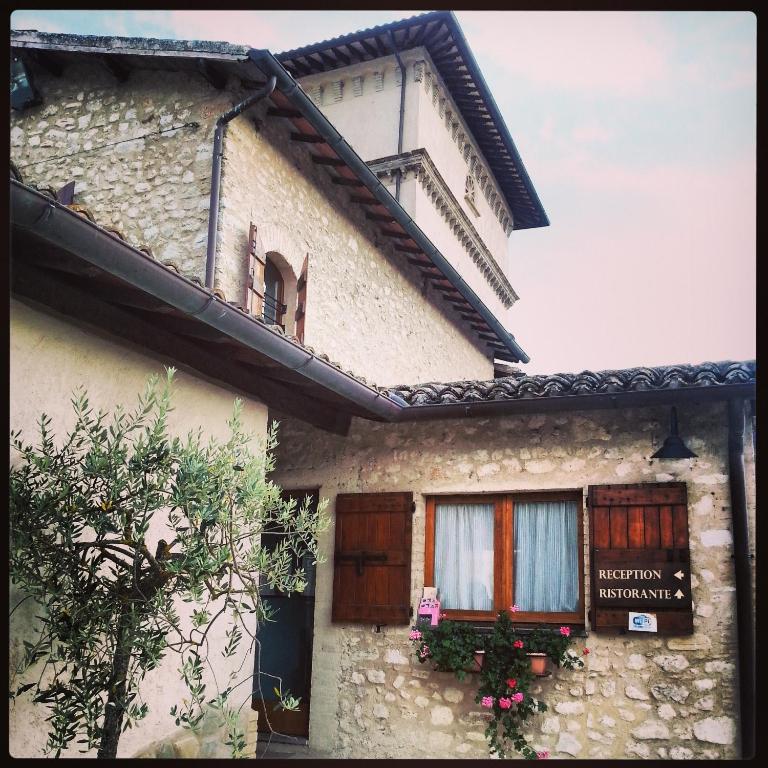 Budova, kde se the country house nachází