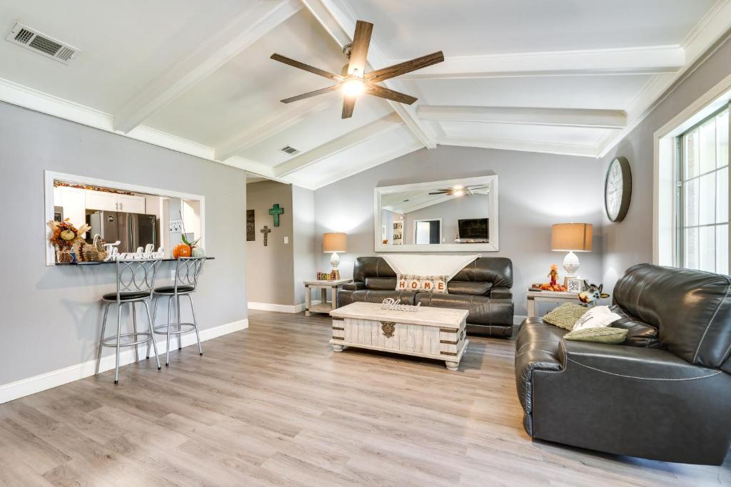 Wake Village Home about 12 Mi to Wright Patman Lake!, Wake Village