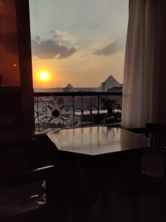 Diamond Pyramids View Apartment