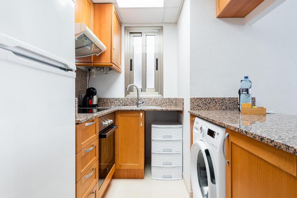 Kuchnia lub aneks kuchenny w obiekcie Apartament Playa de Los Locos