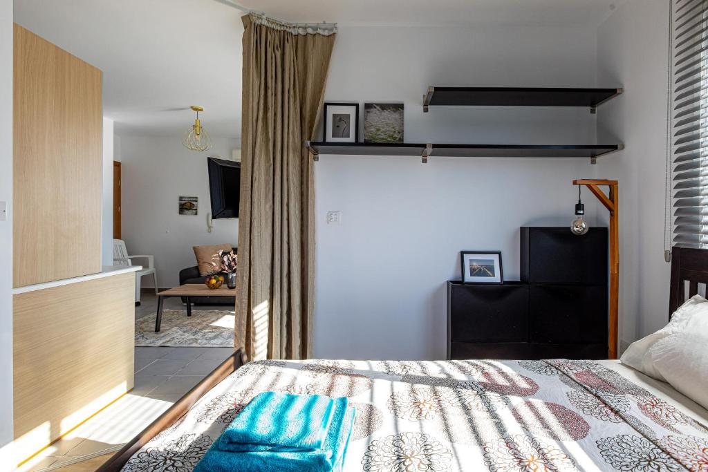 Postel nebo postele na pokoji v ubytování Cosy Apart at Lykavitos