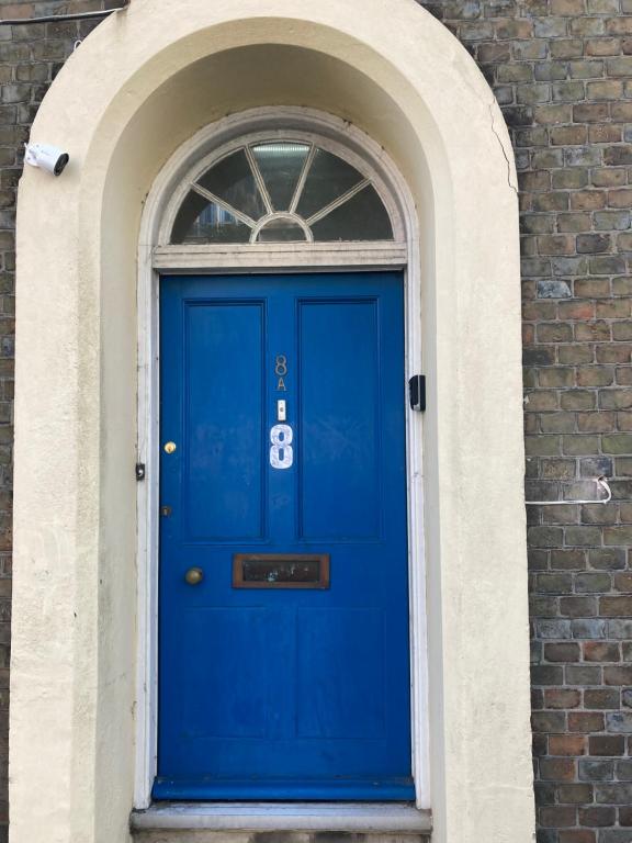 Town House 8-8A High Street - Housity