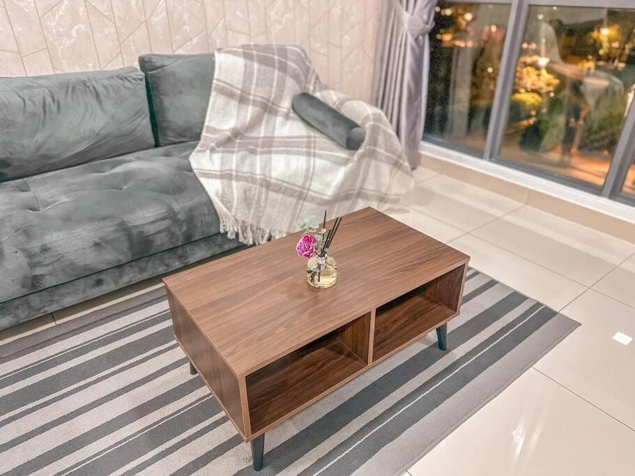 Starry x Studio with 2 QUEEN BED Free Netflix, Masai (opdaterede priser ...