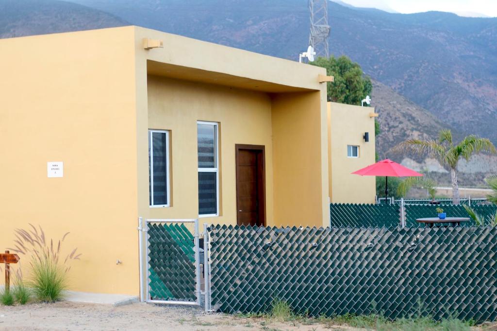 Cozy, Quiet & Pet friendly Gated Patio Studio, Ensenada Aktualisierte