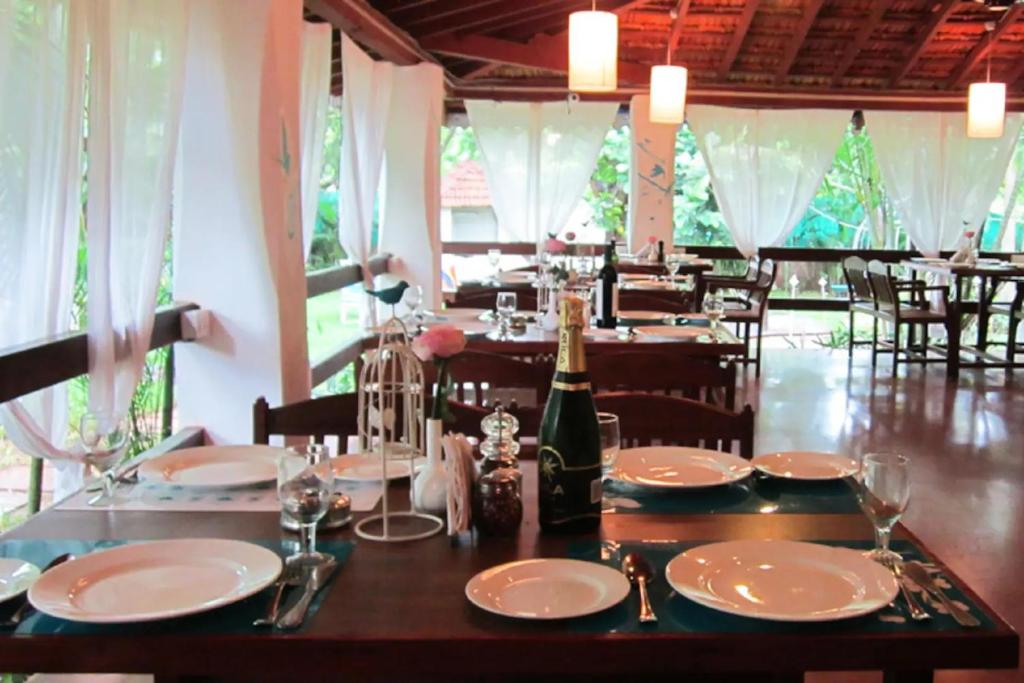 Restaurace v ubytování The Tamarind Hotel - A Boutique Heritage Stay, Anjuna - Goa