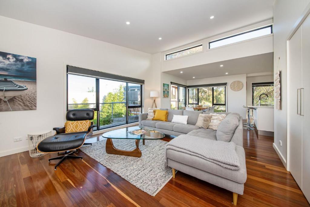 Ocean Grove Sunsets on Driftwood, Ocean Grove (updated prices 2024)