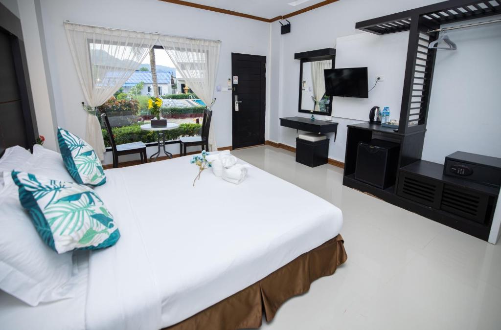 Blue Carina Hotel Phuket - Habitación Doble De Lujo Con Balcón