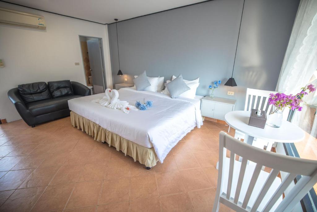 Blue Carina Hotel Phuket - Room King Con Vista De Jardín