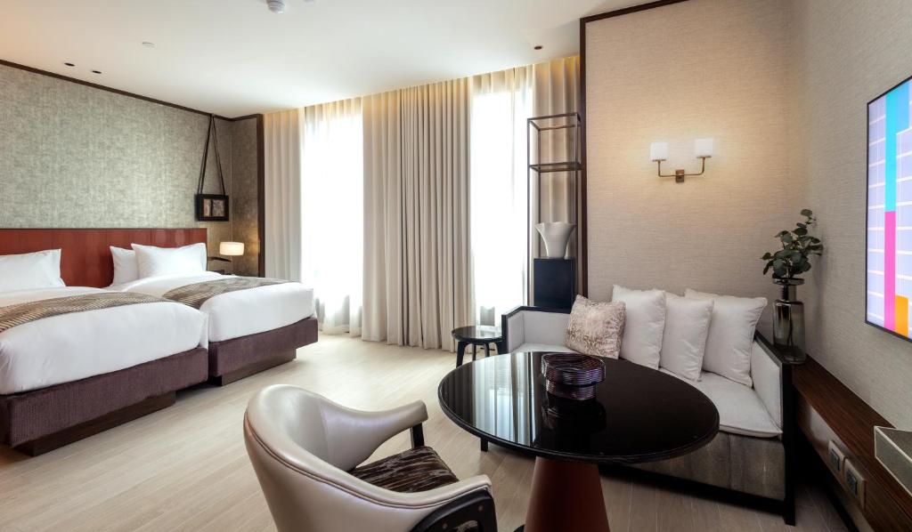 SILQ Hotel & Residence - 8