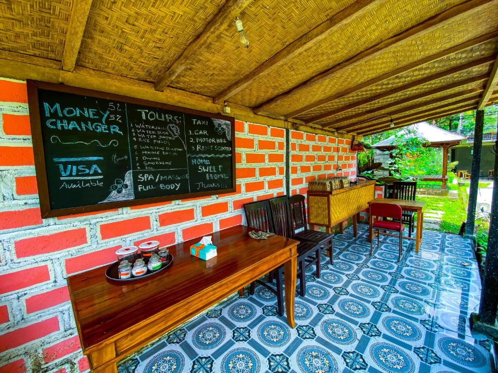 Restaurace v ubytování Ananda Homestay